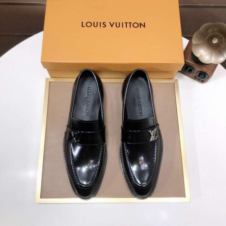 Picture of Louis Vuitton Shoes _SKULVsz38-45hnh082114664